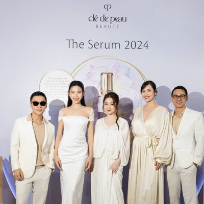 serum - hoa hậu Nguyễn Thúc Thùy Tiên, á hậu Vũ Hoàng My và nhà thiết kế Adrian Anh Tuấn mặc trang phục trắng tại sự kiện ra mắt The Serum 2024 của Clé de Peau Beauté