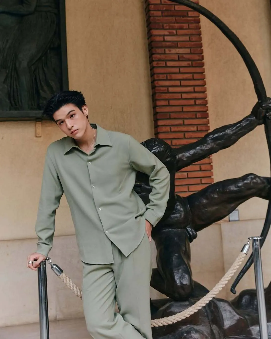 sao thái Sky Wongravee tại show Sandro