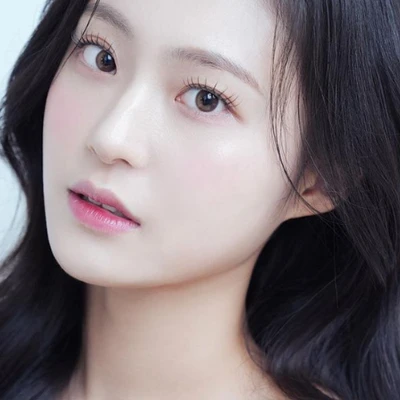 Xu hướng Skinimalism mang đến vẻ đẹp tự nhiên.