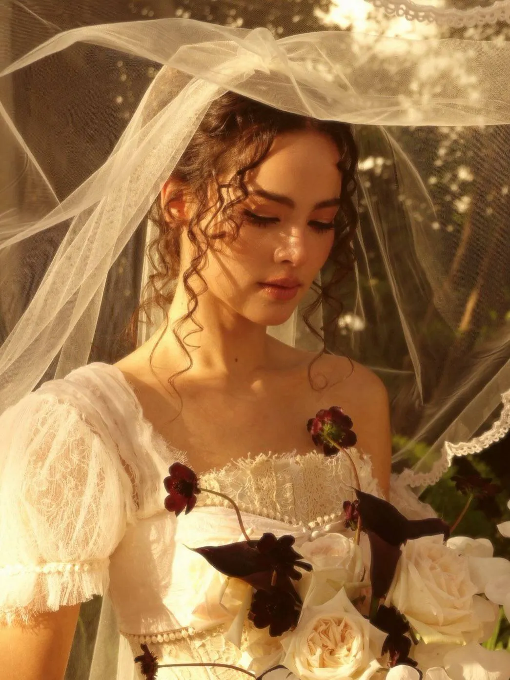 khăn voan của Yaya Urassaya trong tiệc độc thân