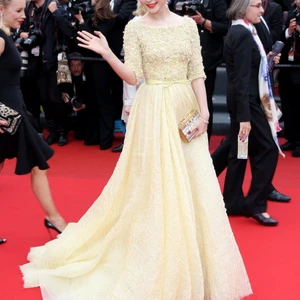 Học tập bí quyết thời trang U40 đẳng cấp của Phạm Băng Băng - ELLE VN