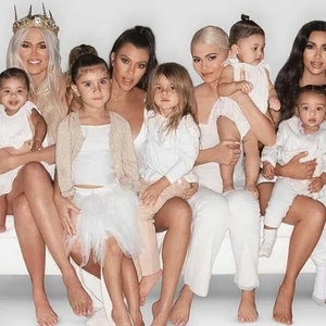 elle việt nam kardashian 15