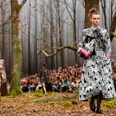 Không chỉ có nữ hoàng Anh và tổng thống Pháp, Tuần lễ thời trang Thu - Đông 2018 còn có rất nhiều điều đáng nhớ