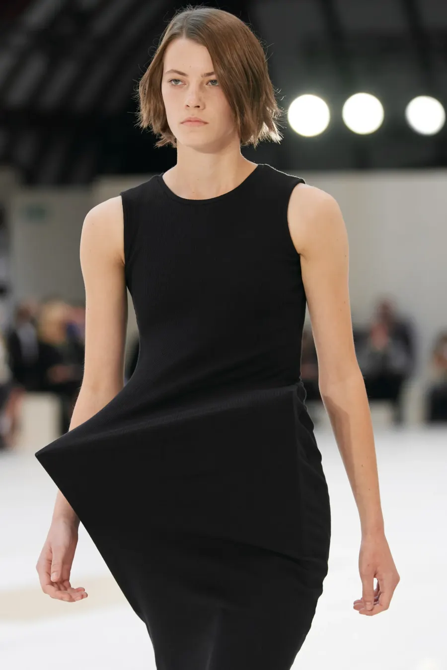 Loewe SS 22 ứng dụng