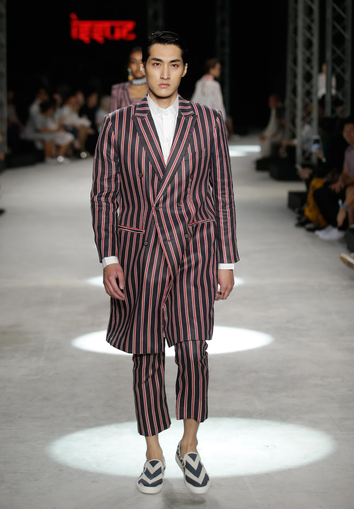 Tuần lễ Thời trang ELLE Thailand Xuân Hè 2016 ELLE VIETNAM