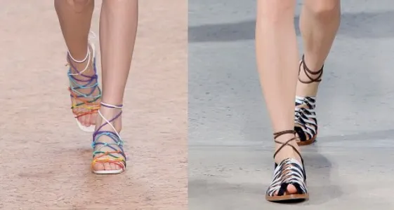 Đi cùng với những chiếc áo lụa gợi cảm là những kiểu giày sandals cũng quyến rũ không kém, tôn lên những ngón chân xinh và cổ chân thon thả.