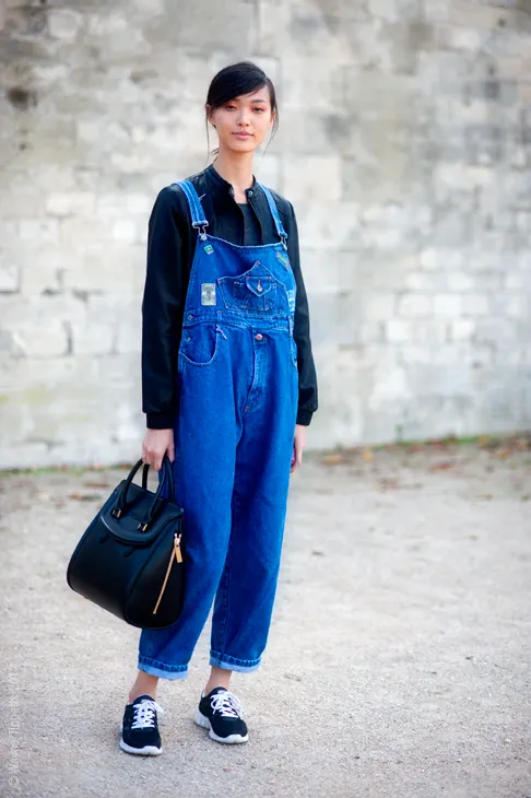 9 gợi ý phối đồ với quần yếm jean - ellevietnam 07