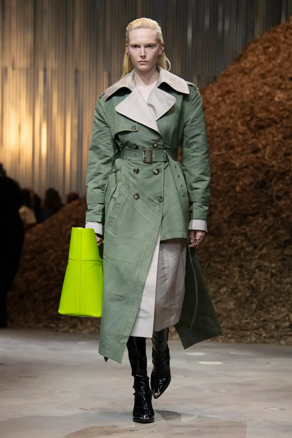  Courtesy of Alexander McQueen
