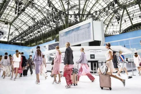 Chanel luôn luôn là điểm sáng của tuần lễ thời trang Paris.
