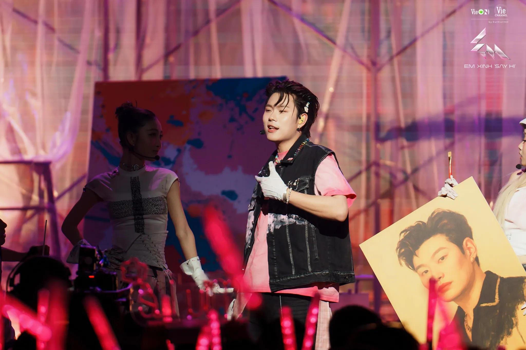 elle-livestage-2-duong-domic