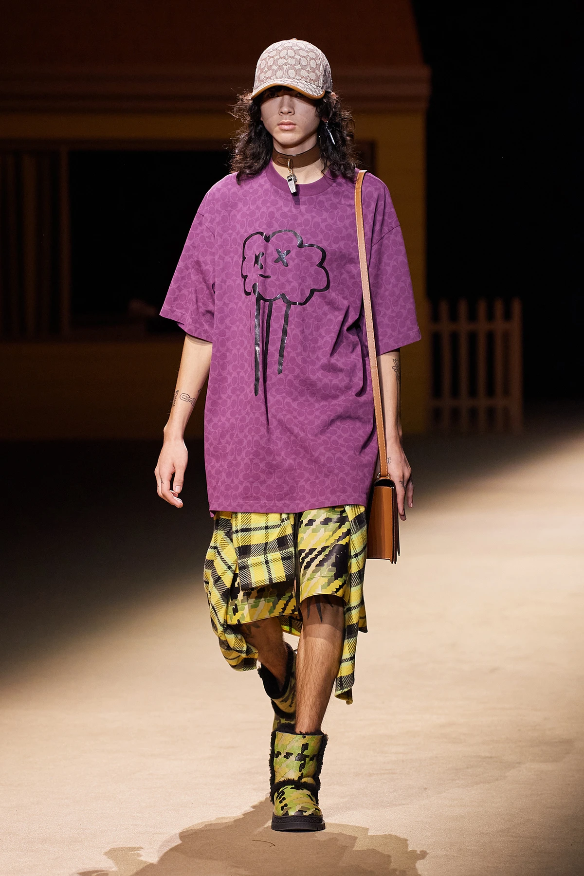 Coach Thu-Đông 2022 look 18