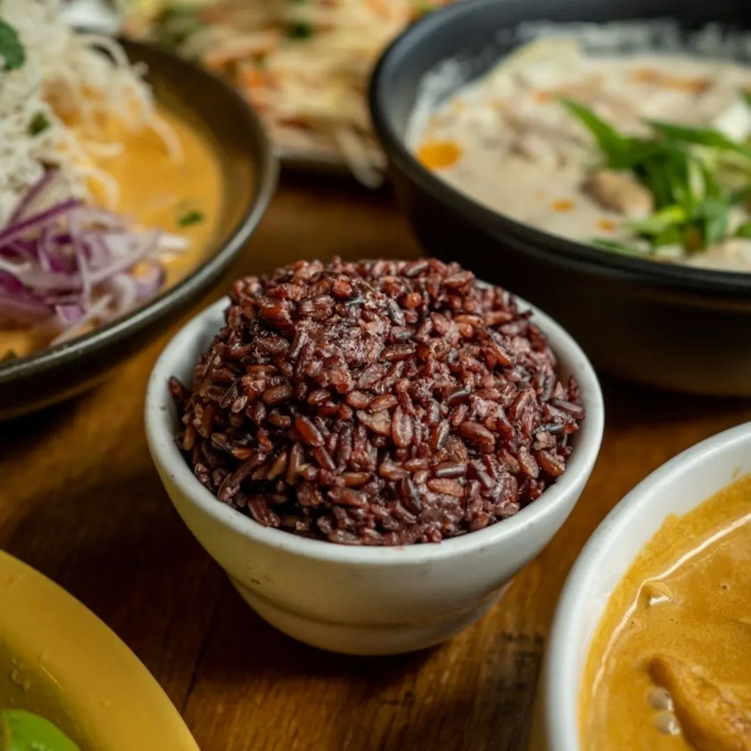 chén cơm gạo lứt