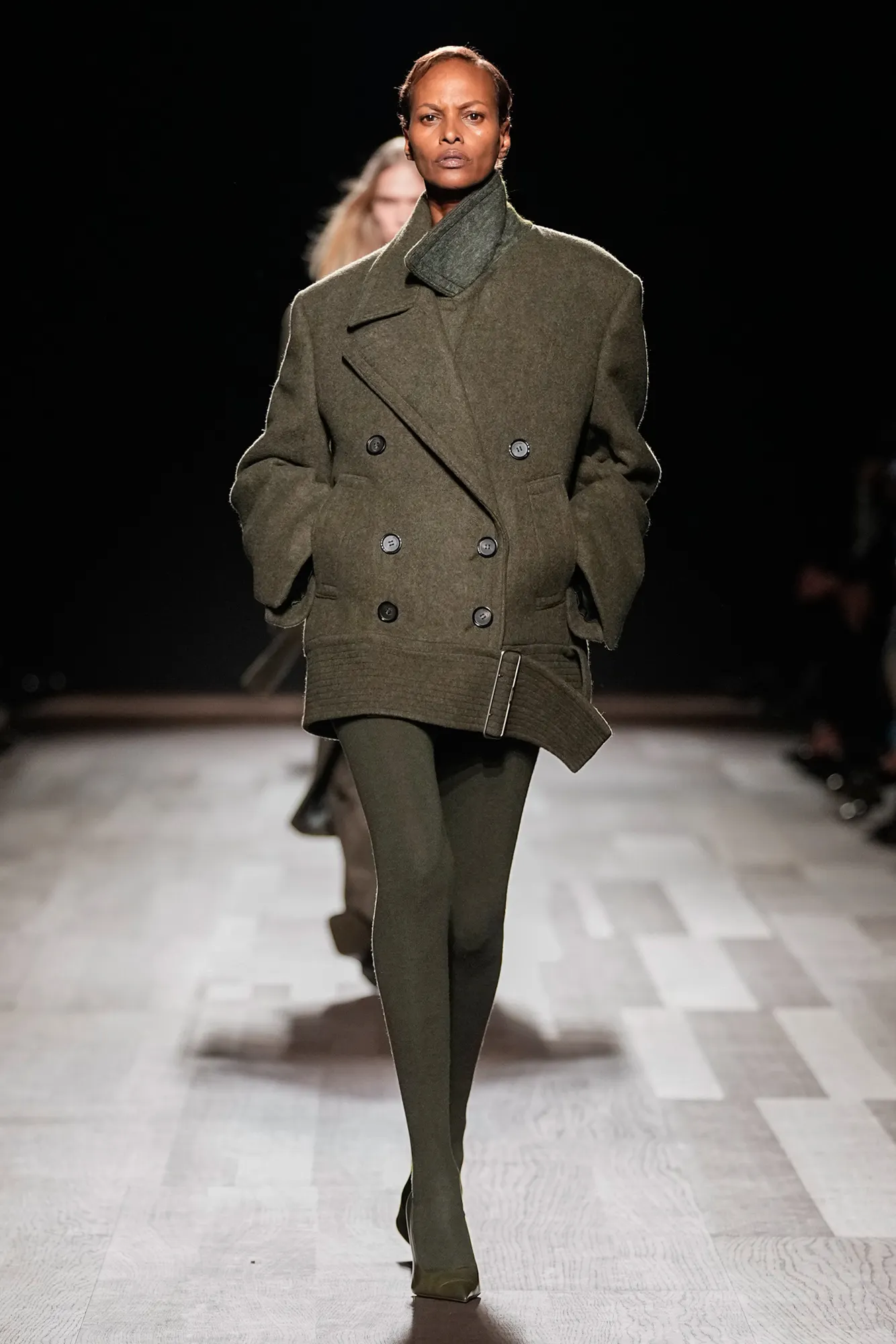 áo khoác dạ dáng ngắn Ferragamo Thu-Đông 2024