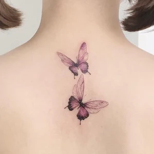hình xăm cánh bướm sau lưng