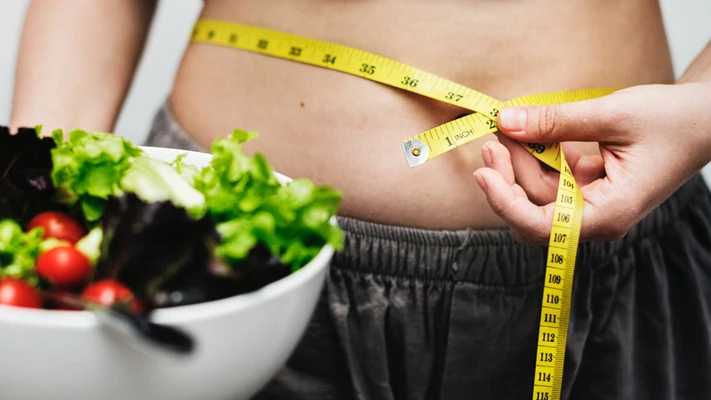 ăn salda giúp giảm cân an toàn. Ảnh: Pexels