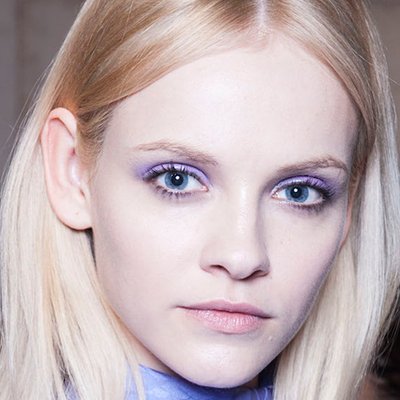 trang điểm theo màu mắt như người mẫu runway