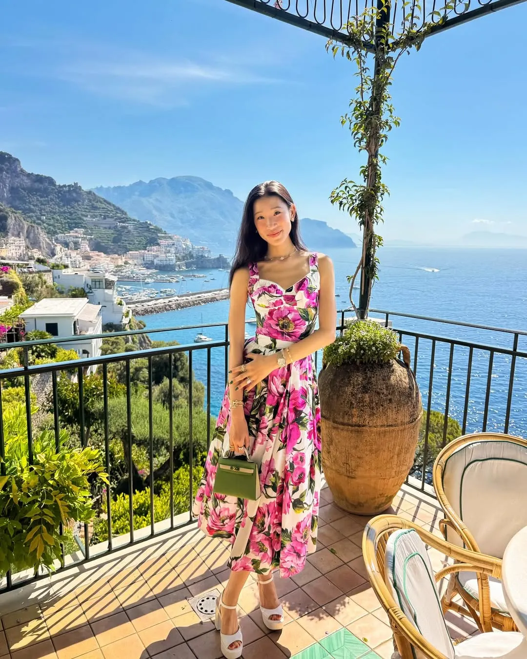 thời trang becca bloom Dolce &amp; Gabbana