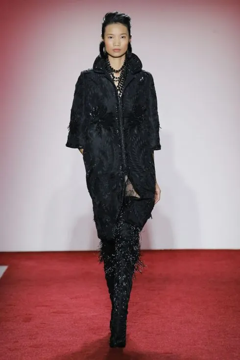 Đôi bốt đen ấn tượng của Naeem Khan