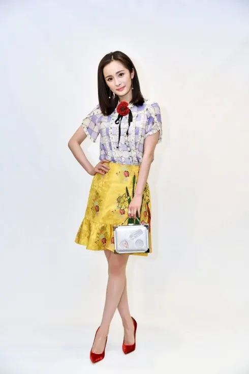 Dương Mịch hợp tác với Aspinal of London ra mắt túi xách - elle vietnam 05