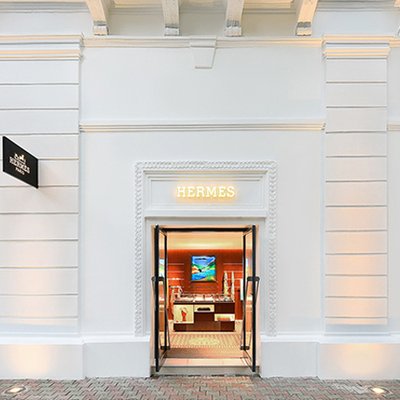 Hermes 4