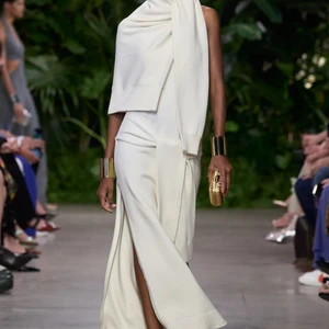 MK xuân hè 2023 look 54