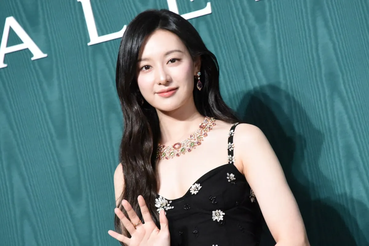 Kim Ji Won diện <mark class=
