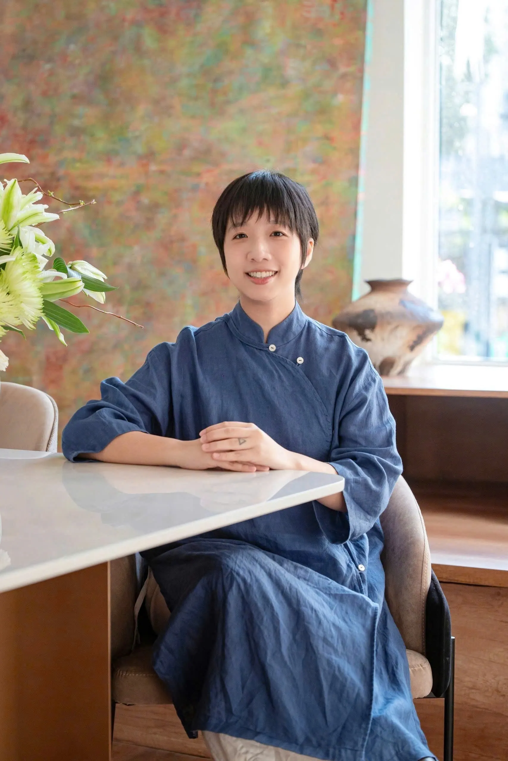 Những chiêm nghiệm của nhà thơ Nhược Lạc về tình yêu, sự tử tế và "vì sao" soi sáng trong cuộc đời.