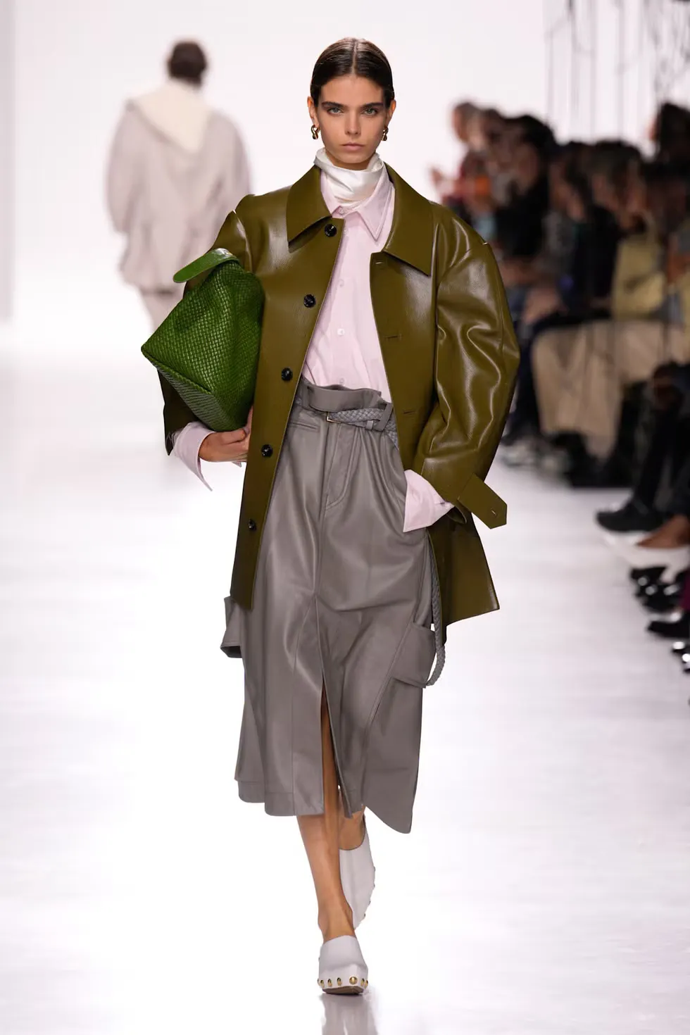 Chân váy trên sàn diễn Bottega Veneta Xuân-Hè 2026