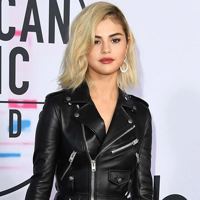 Selena Gomez nổi bật với màu tóc mới Selena Gomez nổi bật với màu tóc mới