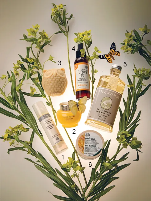 1. Serum chứa Omega 3 cho ban đêm Ren 1.558.000 VNĐ 2. Kem chống lão hóa Divine L'Occitane 2.480.000 VNĐ 3. Xà phòng hữu cơ M2C 4. Xịt chống côn trùng hữu cơ Erbaviva 560.000 VNĐ 5. Gel tắm Durance 450.000 VNĐ 6. Mặt nạ tẩy tế bào chết mật ong và lúa mạch The Body Shop 350.000 VNĐ