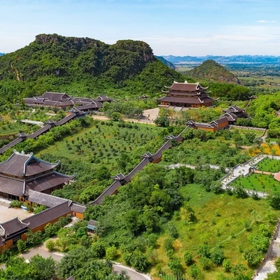 du lịch tâm linh mùa xuân