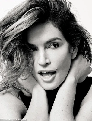 Siêu mẫu Cindy Crawford chưa có ý định giải nghệ ở tuổi 50