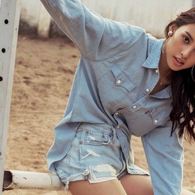 tiểu vy mặc trang phục denim trong ELLE Viet Nam Denim issue