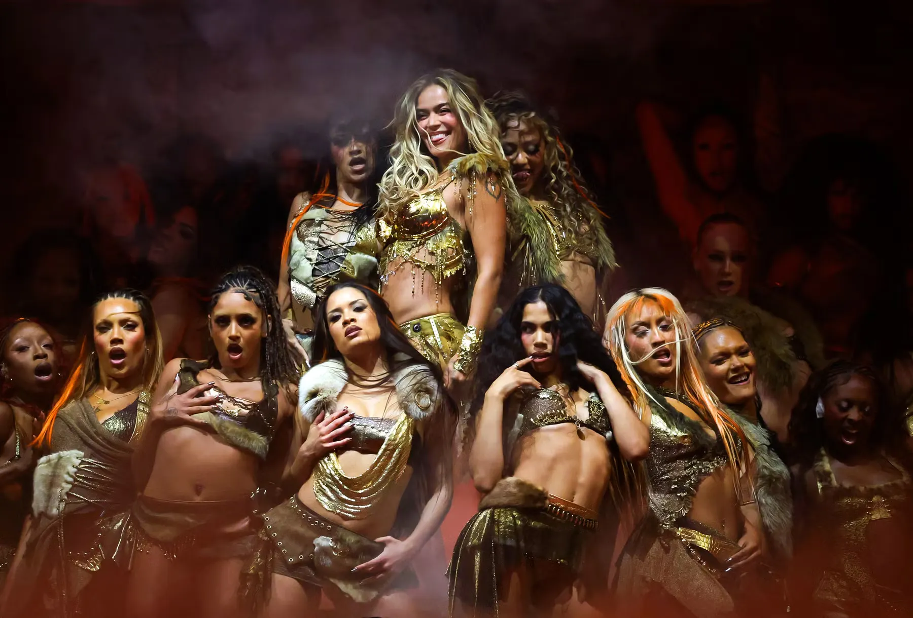 Karol G trên sân khấu Coachella 2026