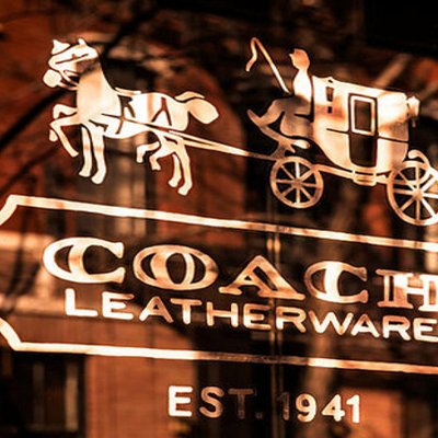 Vì sao thương hiệu Coach đổi tên thành Tapestry?