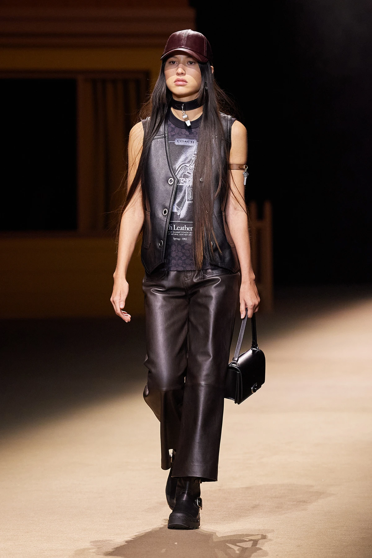 Coach Thu-Đông 2022 look 26