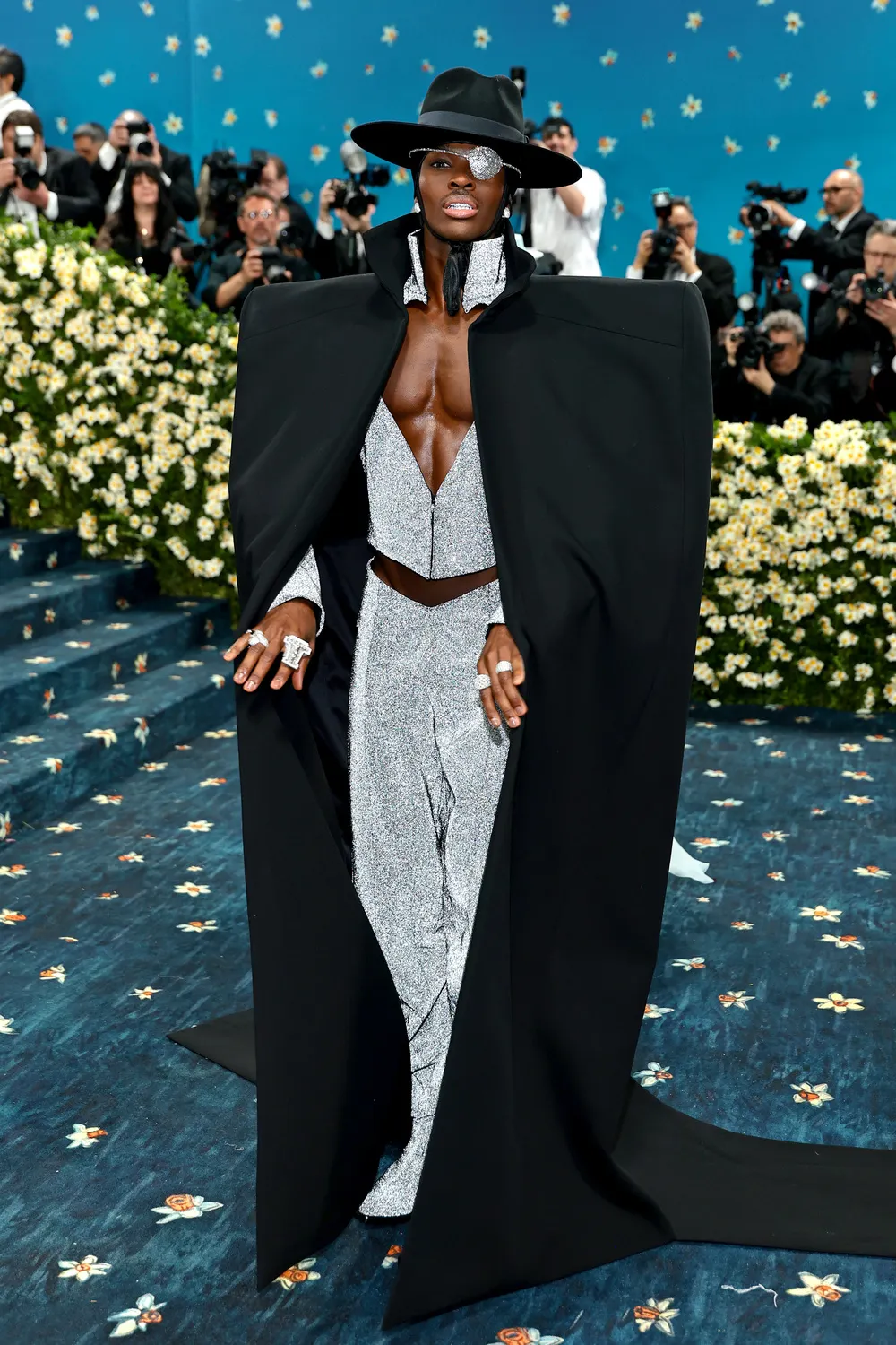 Alton Mason xuất hiện trên thảm đỏ Met Gala