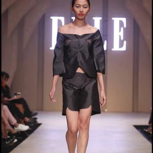 BST của NTK Nuchsuda tại ELLE Fashion Journey 2016