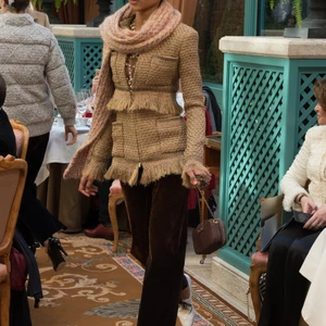 bst thoi trang chanel prefall 2017