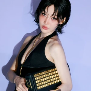 Túi xách đinh tán - Phụ kiện 