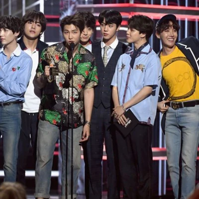 Billboard Music Awards 15