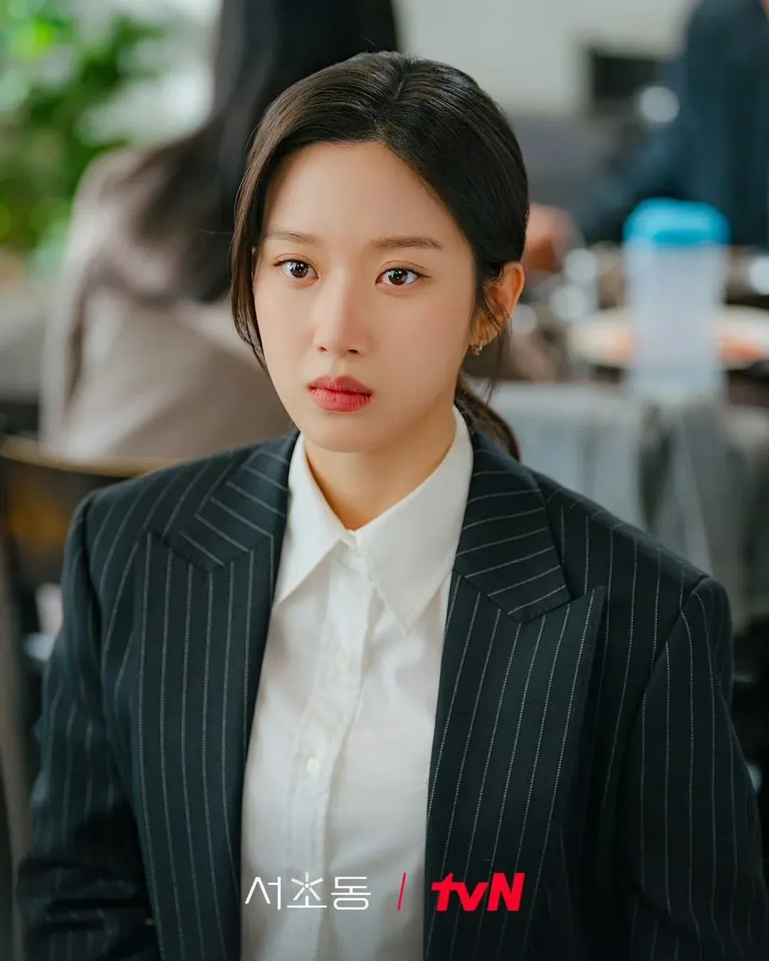 Tạo hình chỉn chu của Moon Ga Young trong bộ phim mới.