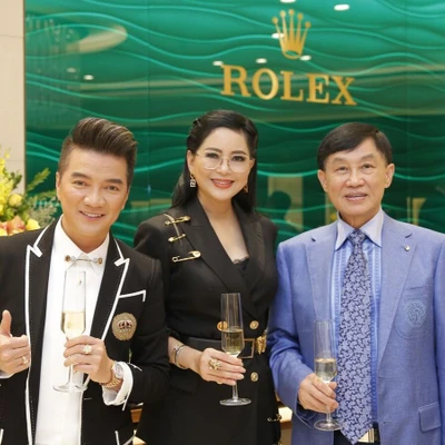 Đàm Vĩnh Hưng hội ngộ Doanh nhân Thủy Tiên tại Buổi khai trương cửa hàng Rolex