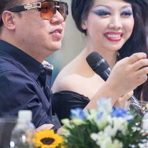 Quỳnh Paris kỉ niệm 5 năm về nước làm việc với show thời trang 
