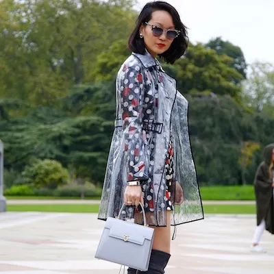 8 cách phối đồ sành điệu cho ngày mưa - ellevietnam 02