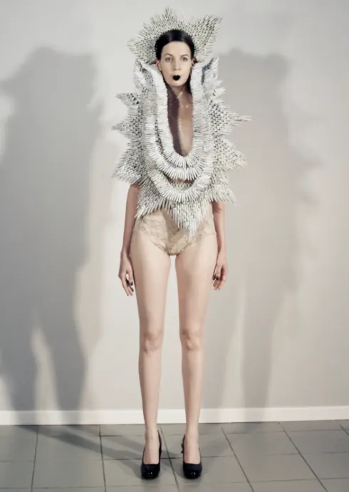 Một thiết kế trong BST Haute Couture Thu-Đông 13/14 của Defined Moment