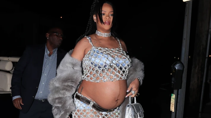 rihanna và mốt áo ngực đính đá