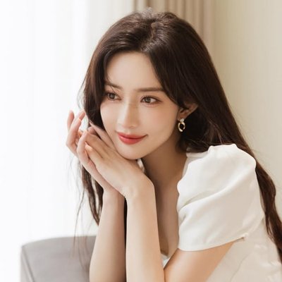 Mạnh Tử Nghĩa cười nhẹ nhàng.