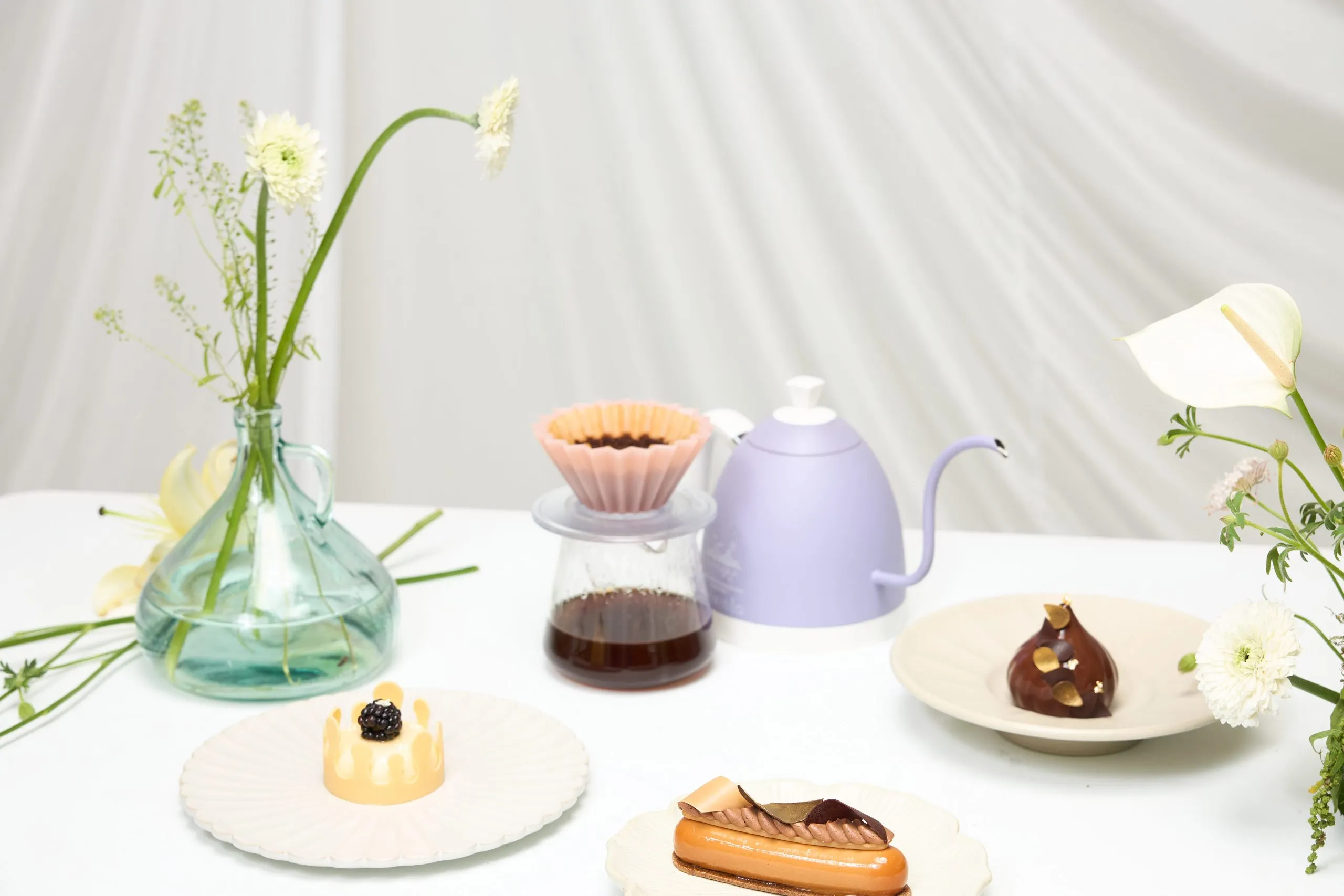 những món ăn đa dạng đặc sắc: bánh, trà