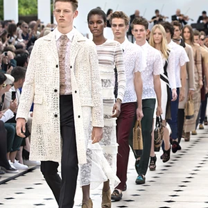 1-2016 Các thương hiệu nổi tiếng đang có gì trên Instagram featured ELLEVN